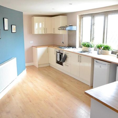 Tipputs Inn, Pub, Restaurant & Boutique Flats Stroud  Room photo
